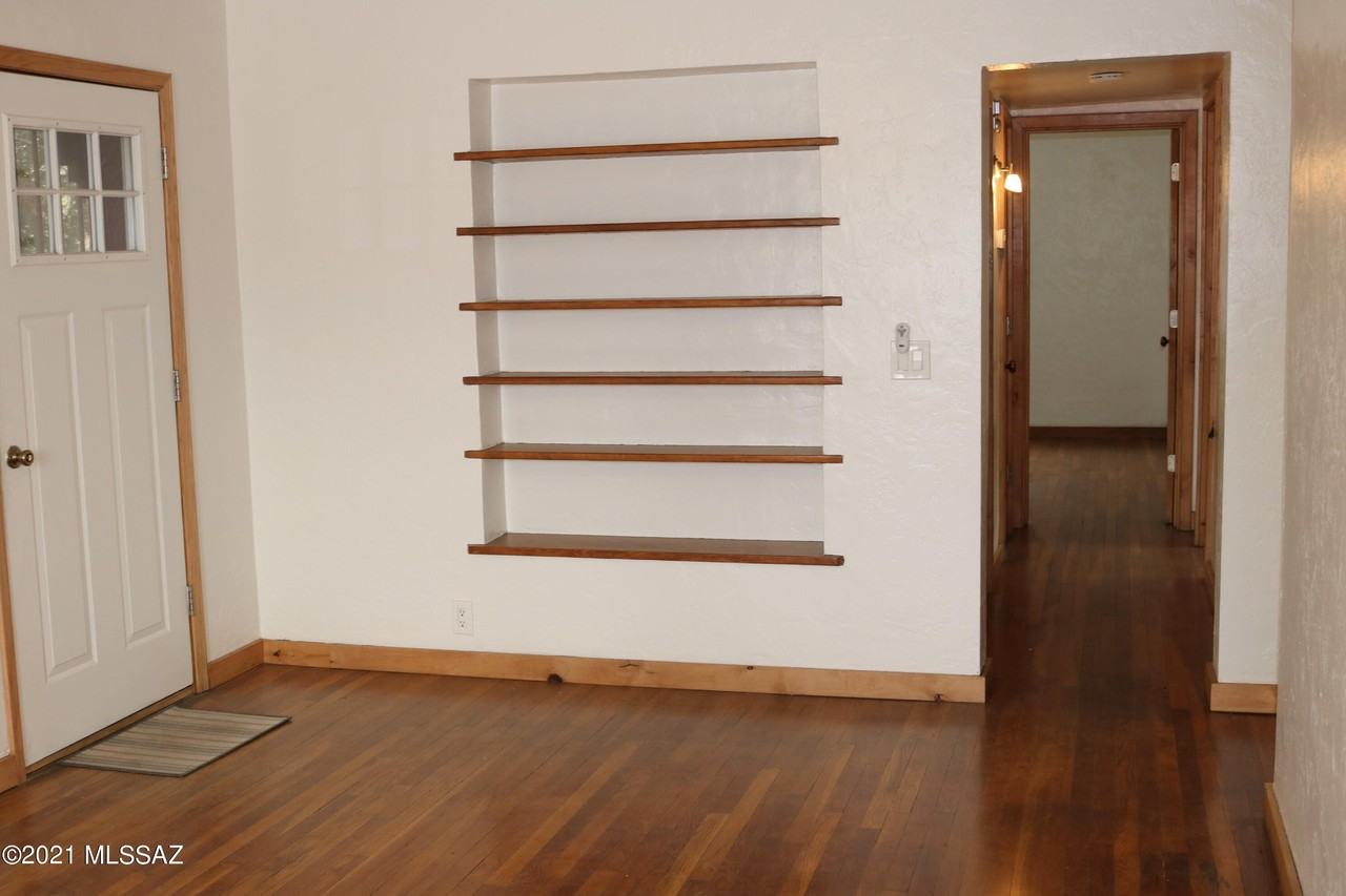 1202 N Tucson Blvd - Photo 2 of 10