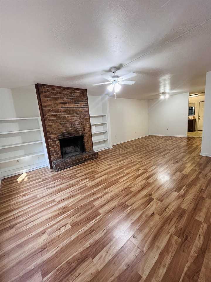 581 Holyoke Ct #C - Photo 2 of 11