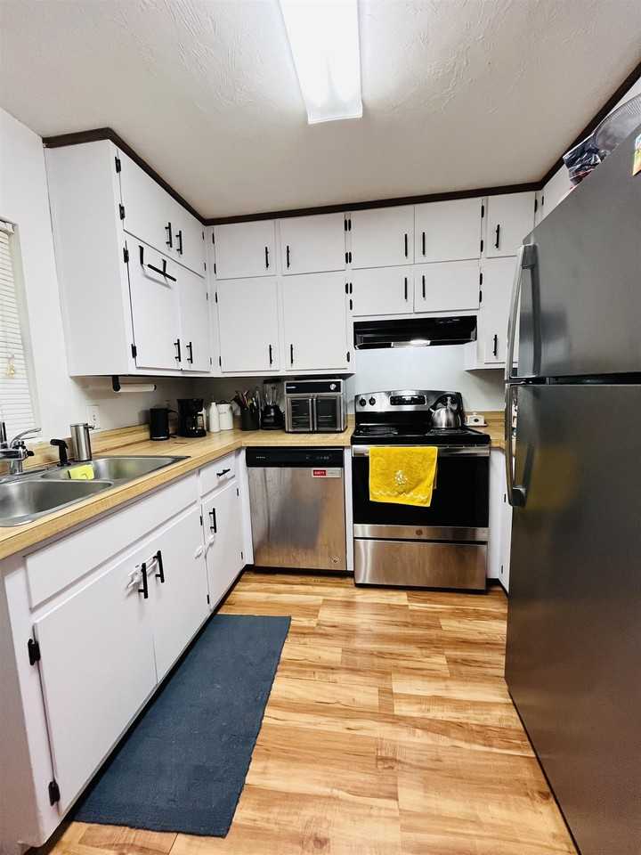 581 Holyoke Ct #C - Photo 6 of 11