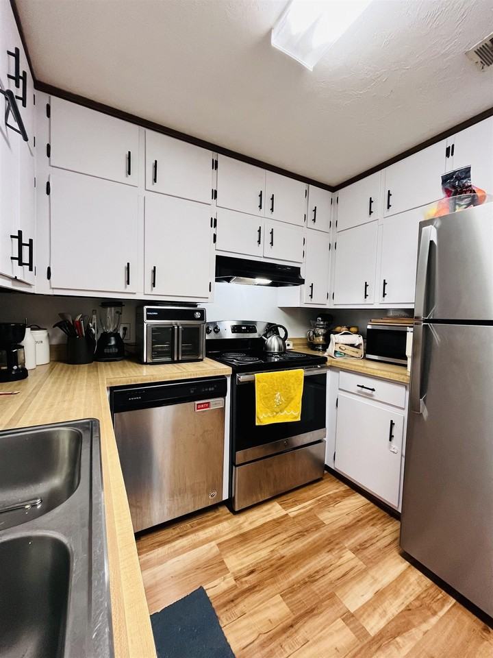 581 Holyoke Ct #C - Photo 7 of 11