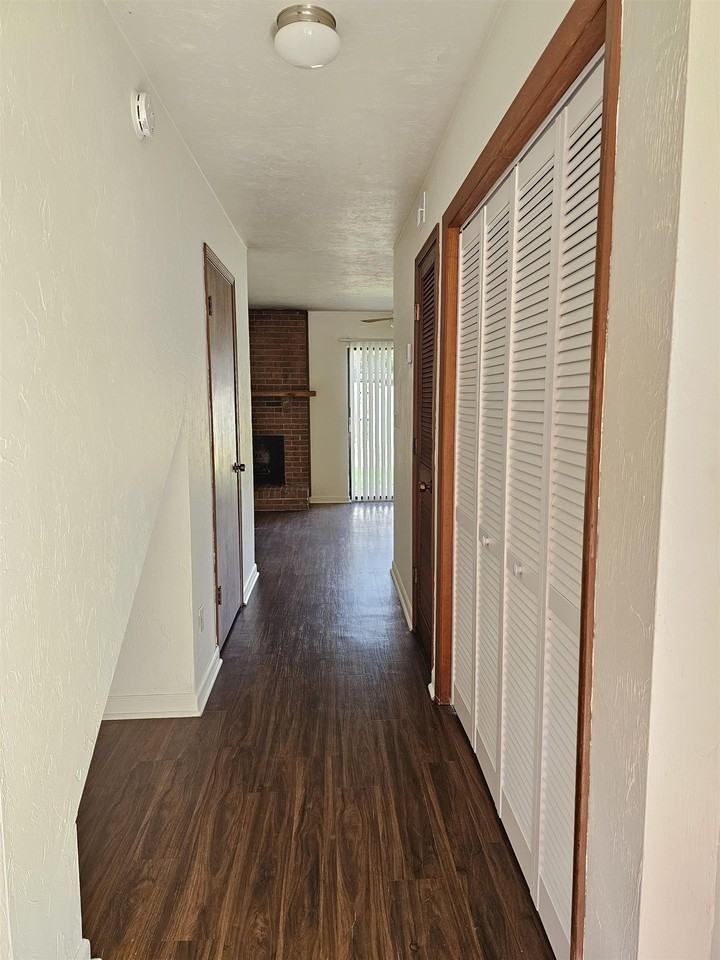 196 Locke St #D - Photo 2 of 28