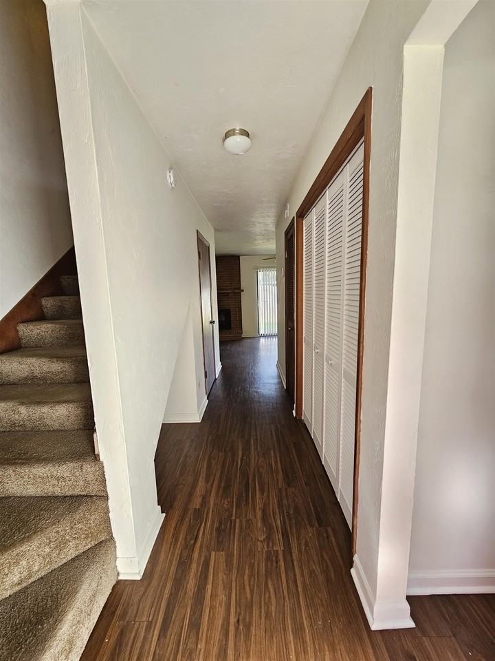 196 Locke St #D - Photo 3 of 28