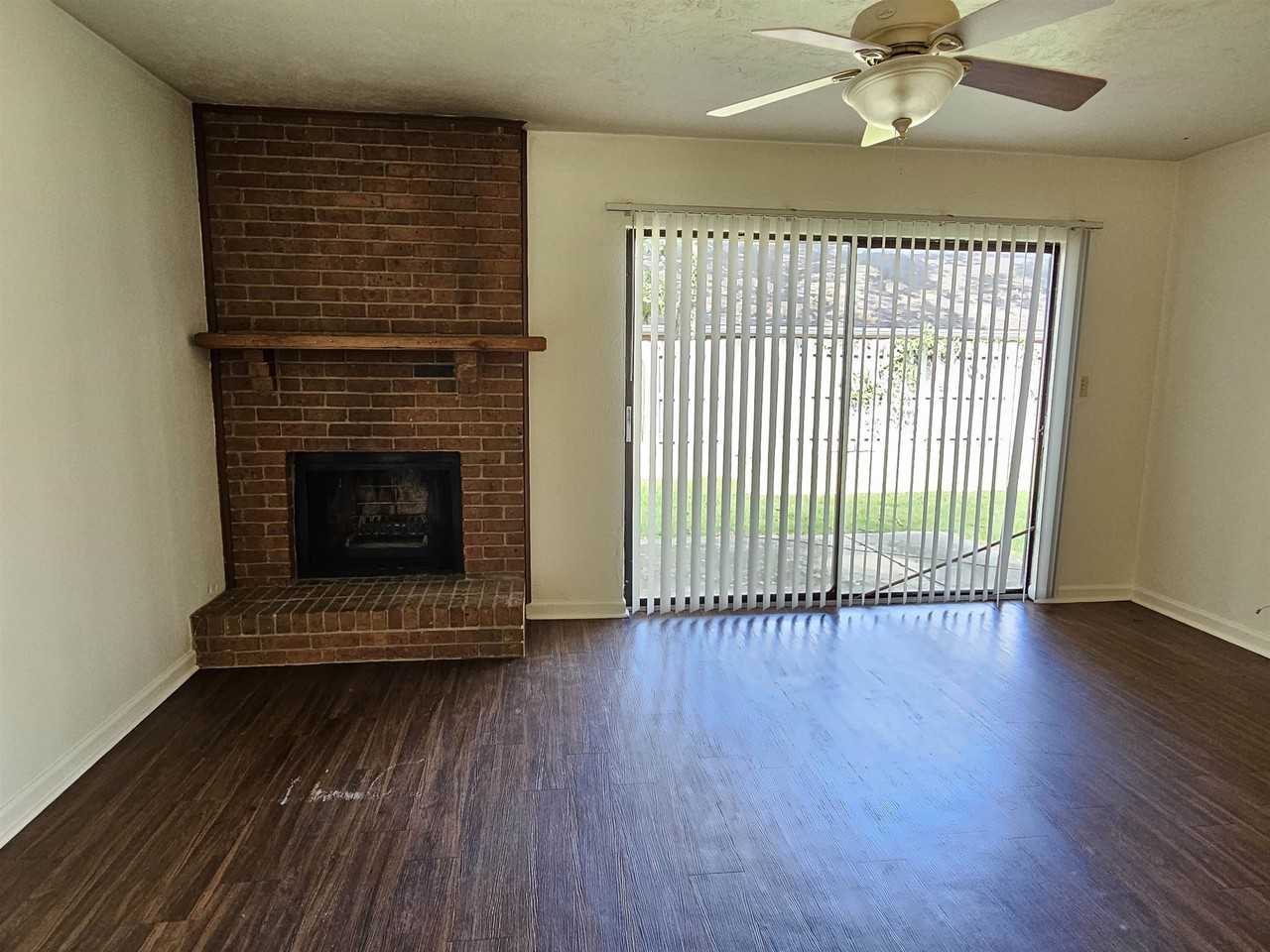 196 Locke St #D - Photo 5 of 28