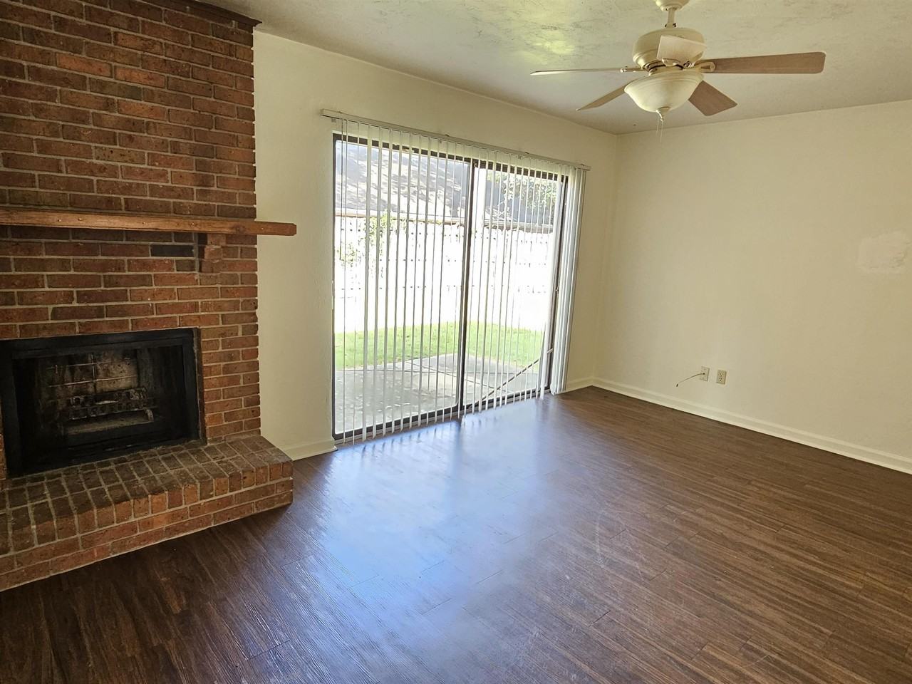 196 Locke St #D - Photo 6 of 28