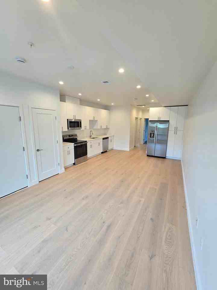 2536 Elvans Rd Se - Photo 2 of 10