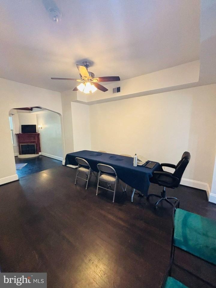 1397 Sheridan St Nw - Photo 4 of 30