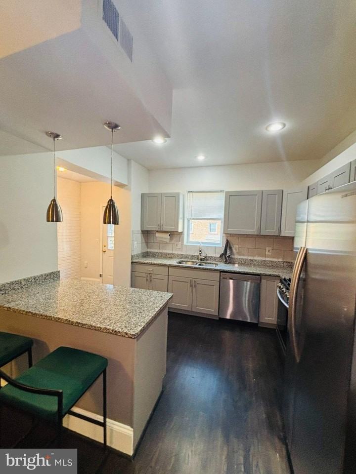 1397 Sheridan St Nw - Photo 6 of 30