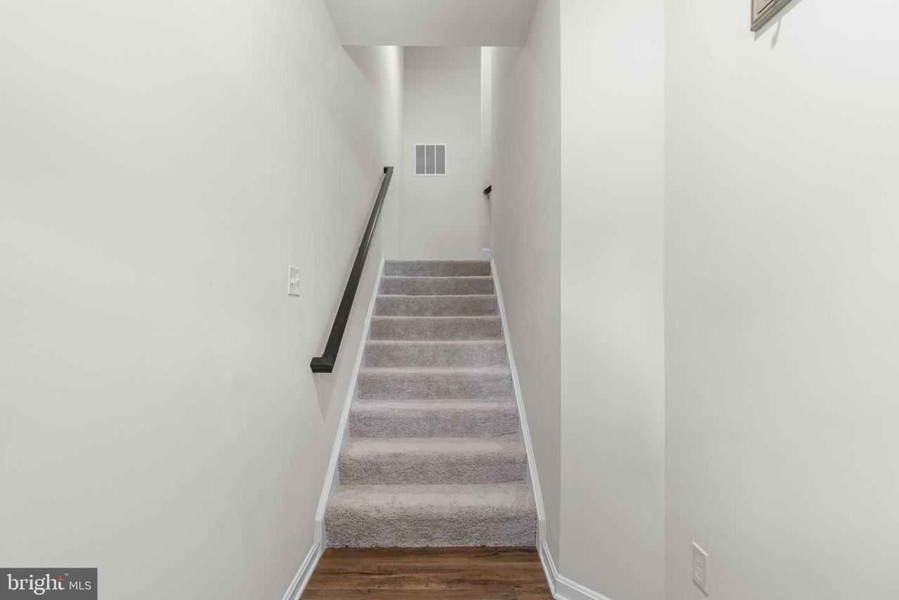 7980 Patterson Way - Photo 4 of 45