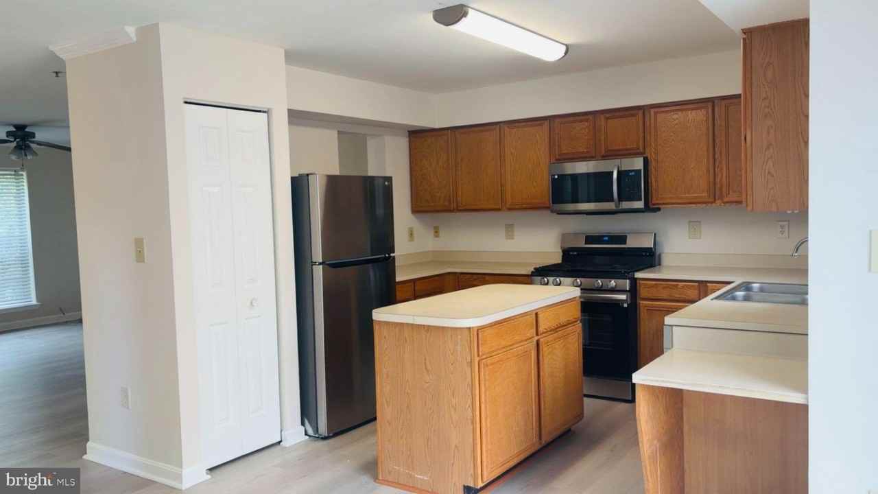 6615 Buskin Ln - Photo 4 of 46