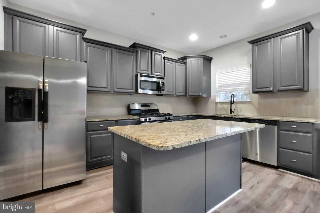 7524 Briargrove Ln - Photo 4 of 36