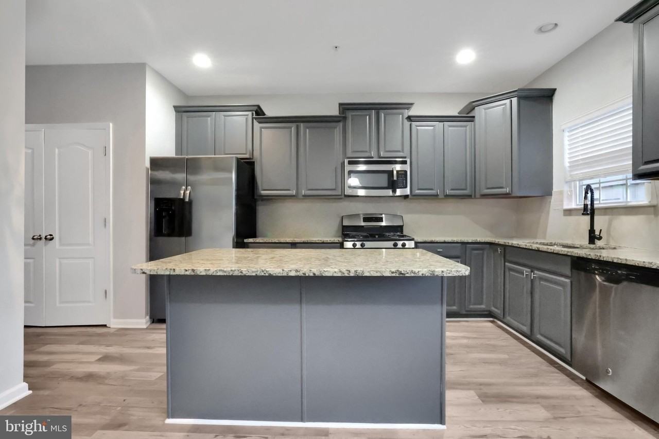 7524 Briargrove Ln - Photo 5 of 36