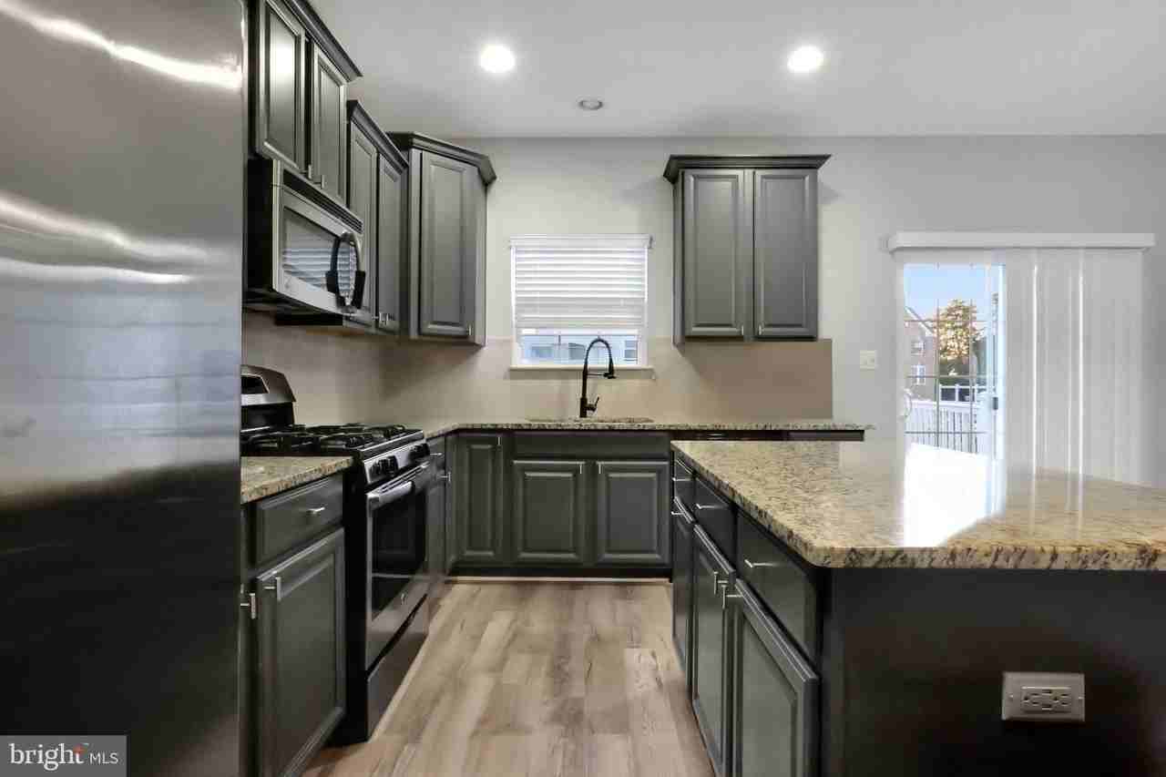 7524 Briargrove Ln - Photo 7 of 36