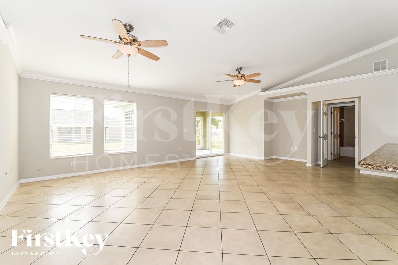 614 Sw 22nd Ter - Photo 3 of 19
