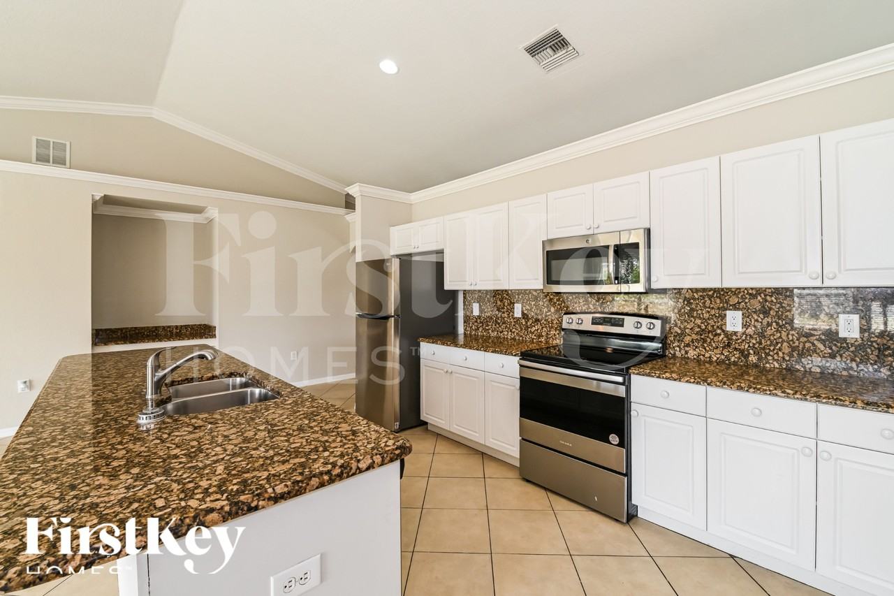 614 Sw 22nd Ter - Photo 6 of 19