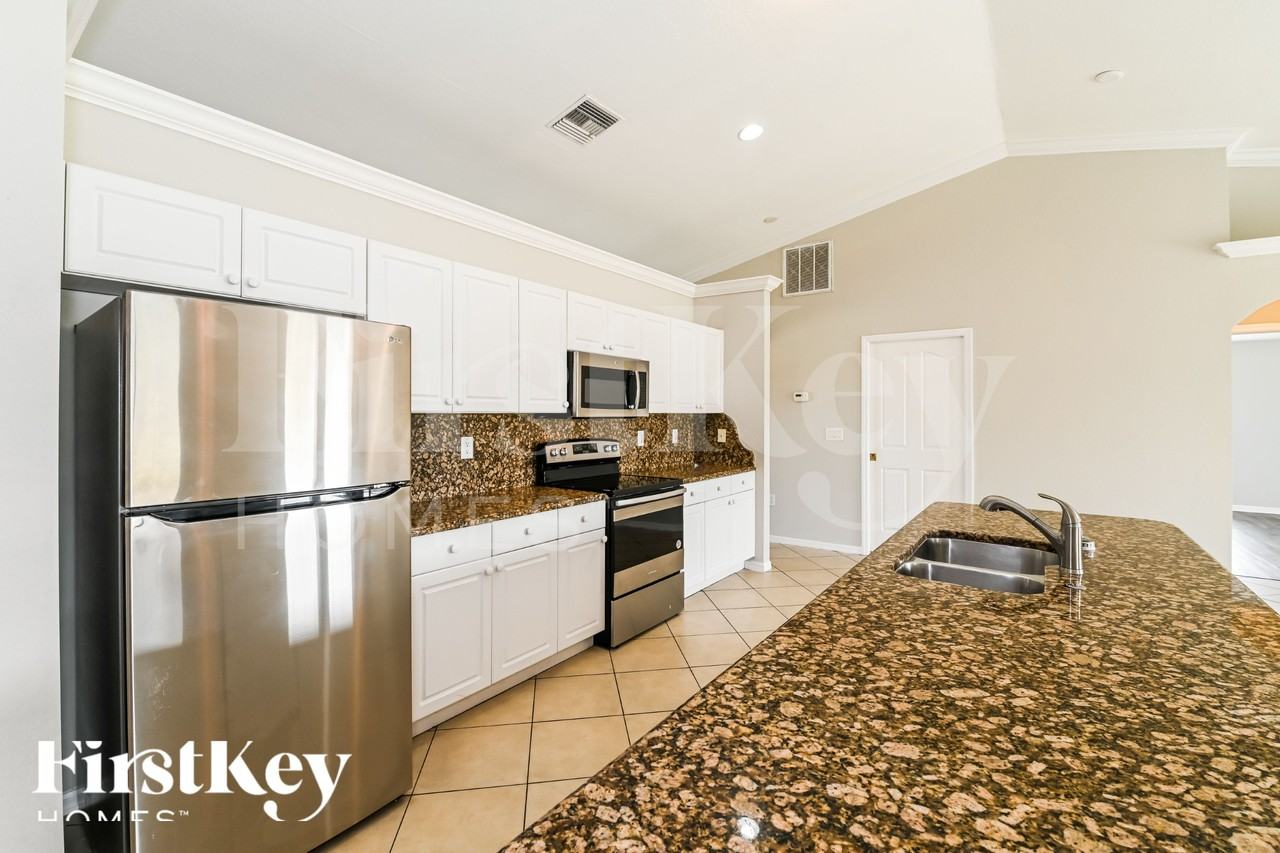 614 Sw 22nd Ter - Photo 7 of 19