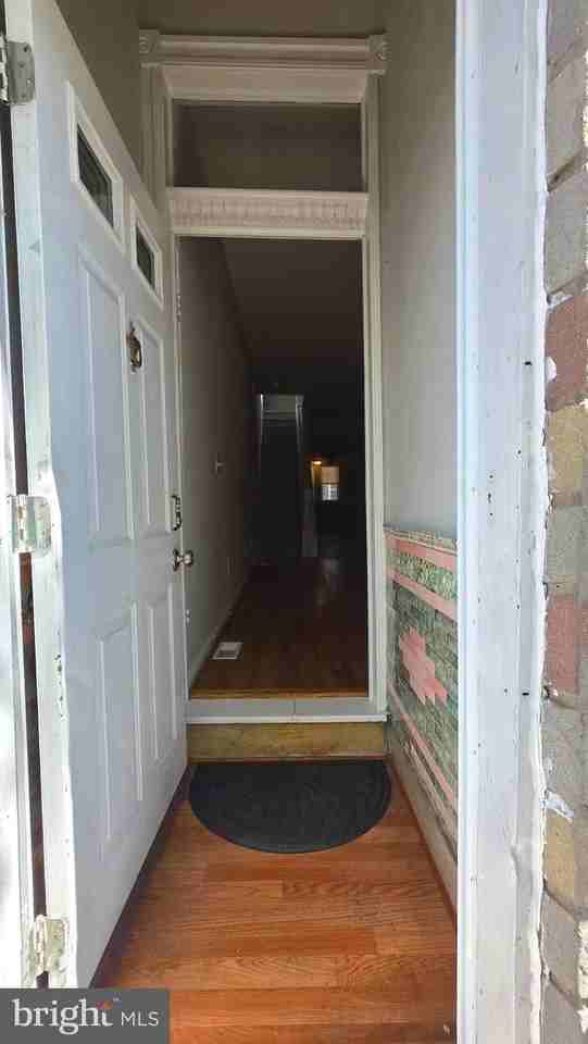 539 N Luzerne Ave - Photo 2 of 33