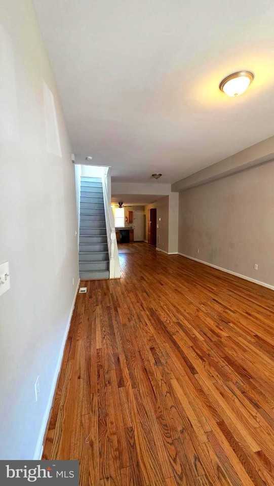 539 N Luzerne Ave - Photo 3 of 33