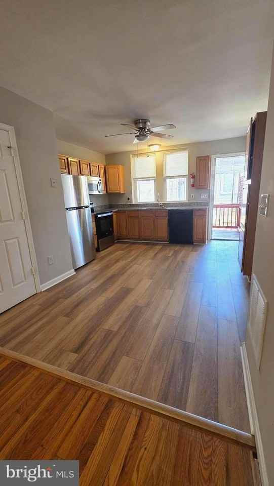 539 N Luzerne Ave - Photo 6 of 33