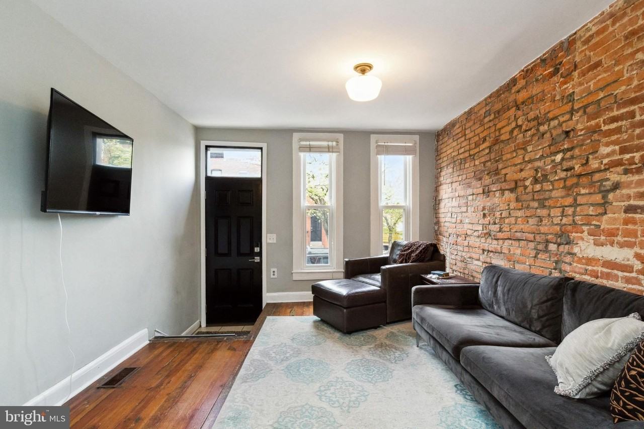 651 E Clement St - Photo 3 of 24