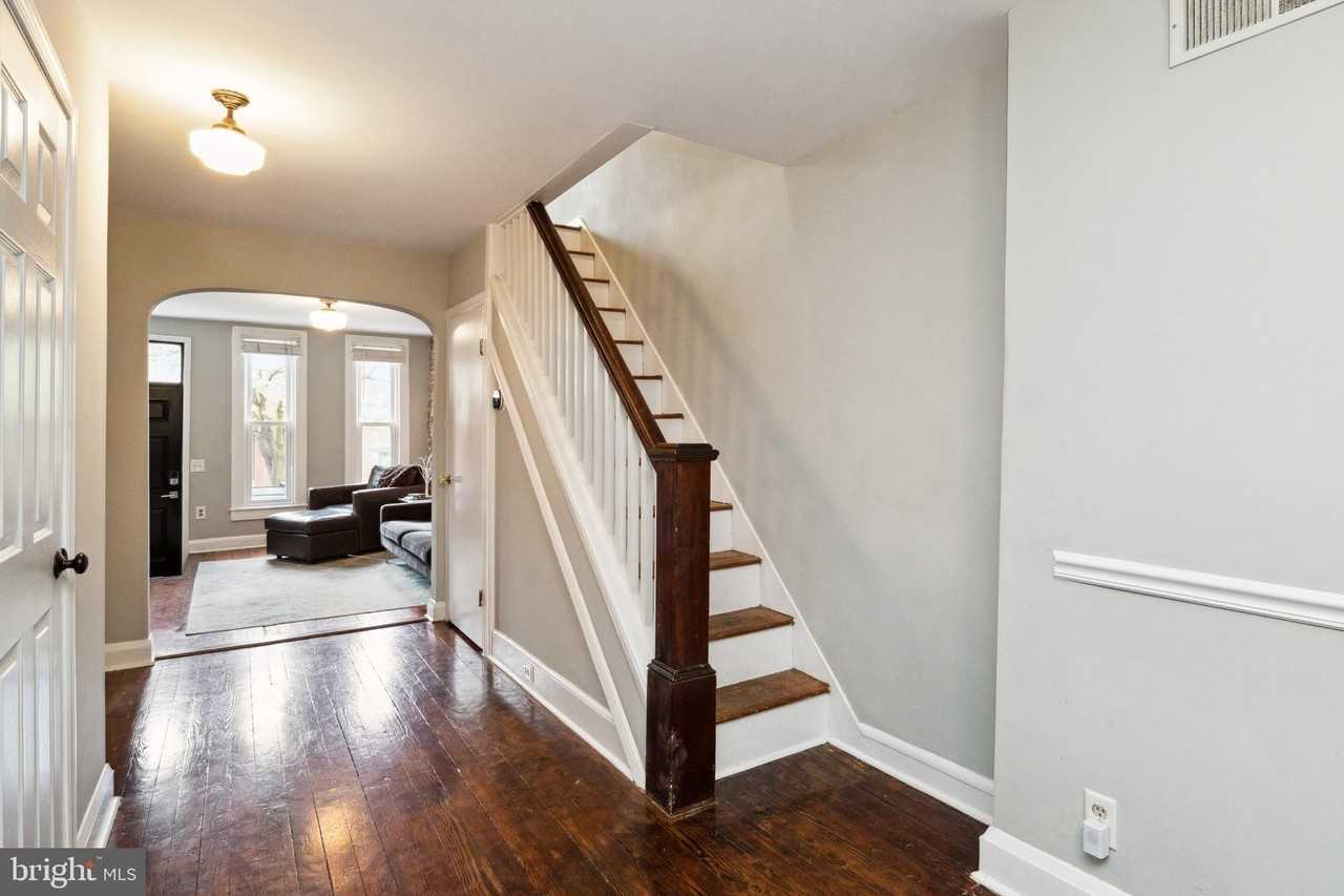 651 E Clement St - Photo 7 of 24