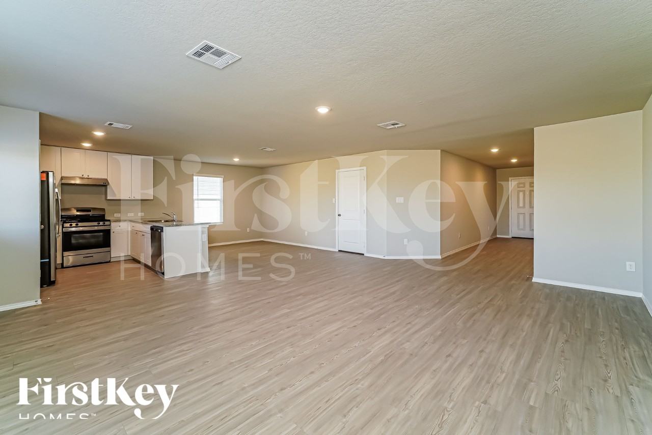 10707 Prusiner Dr - Photo 6 of 18