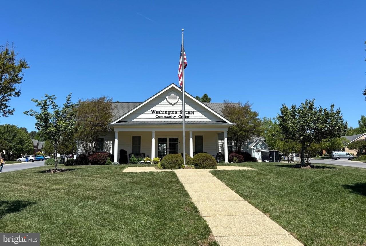 124 Madison St - Photo 2 of 2