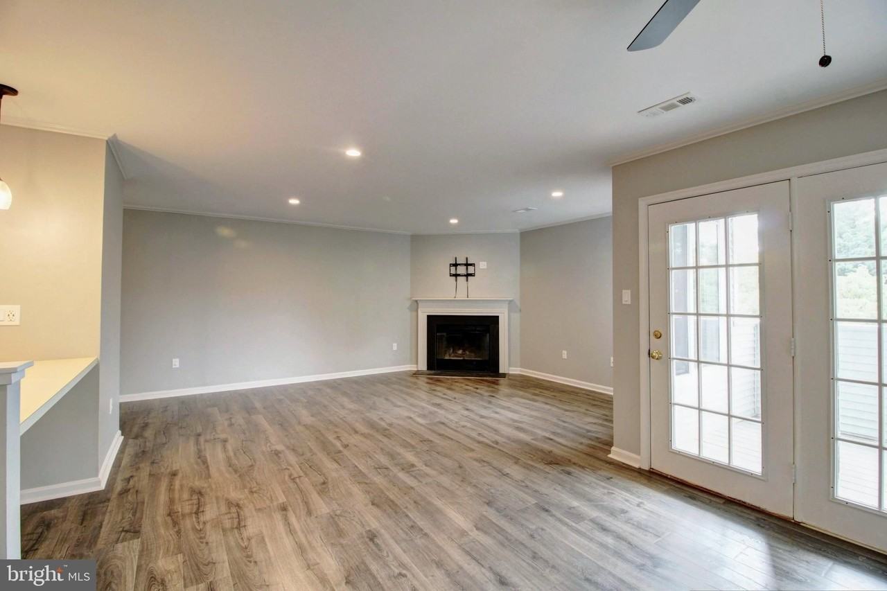 2121 Wainwright Ct #1C - Photo 2 of 16