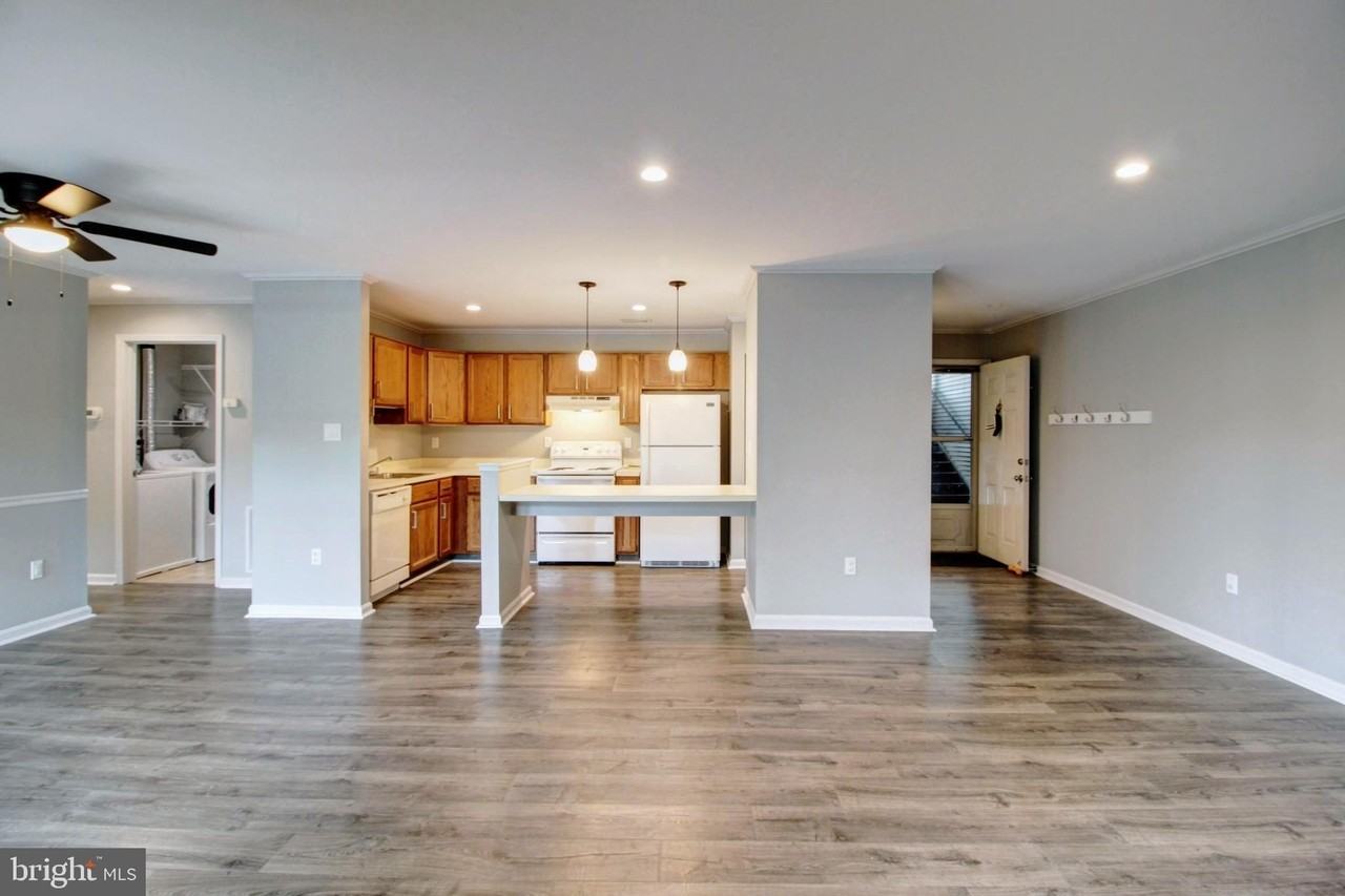 2121 Wainwright Ct #1C - Photo 3 of 16