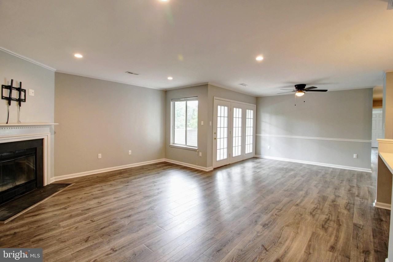 2121 Wainwright Ct #1C - Photo 4 of 16