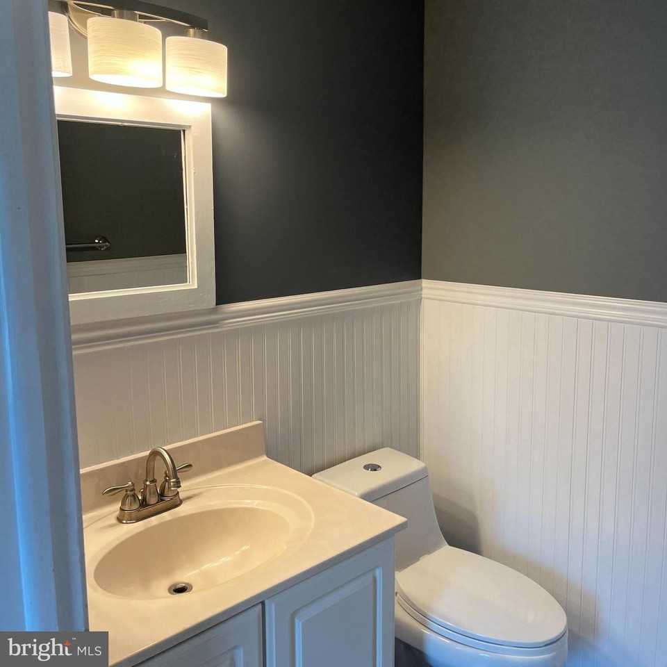 7807 Edmunds Way - Photo 2 of 22