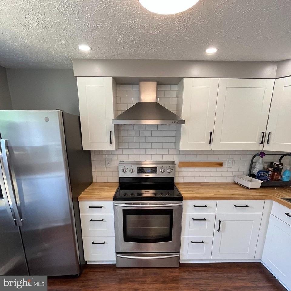 7807 Edmunds Way - Photo 5 of 22