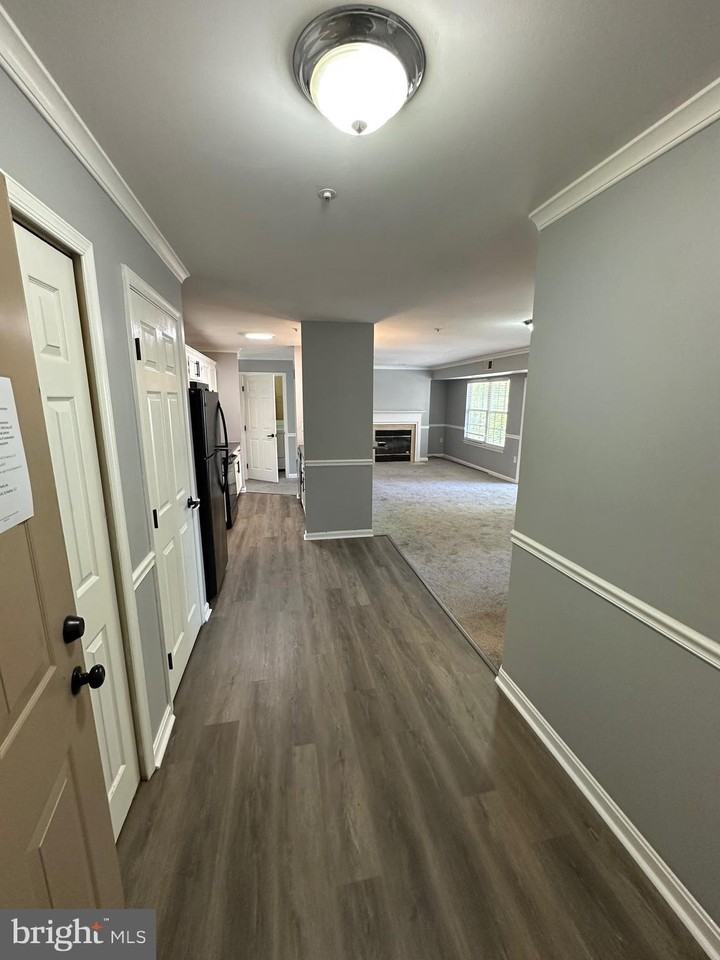 9708 Lake Pointe Ct #302 - Photo 2 of 23