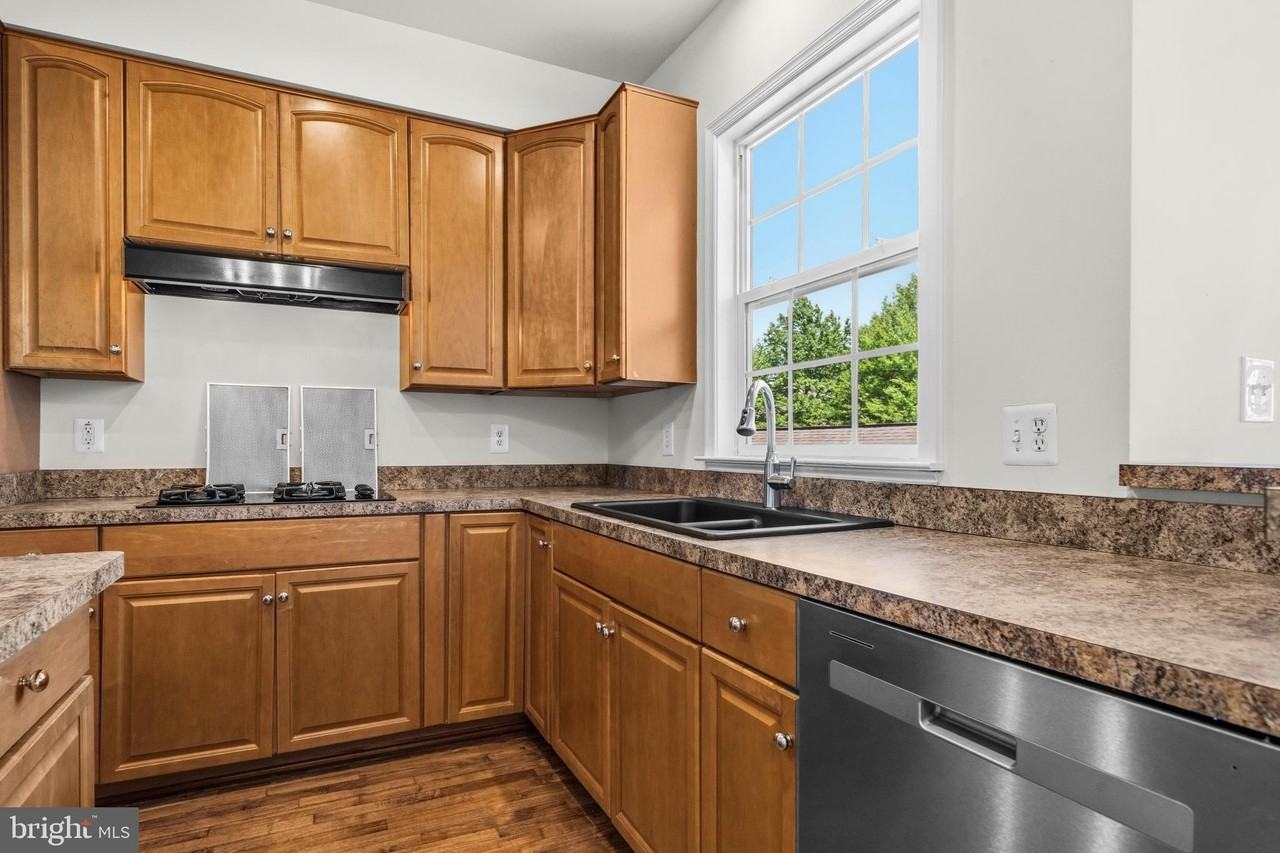 12505 Gladys Retreat Cir #28 - Photo 4 of 47