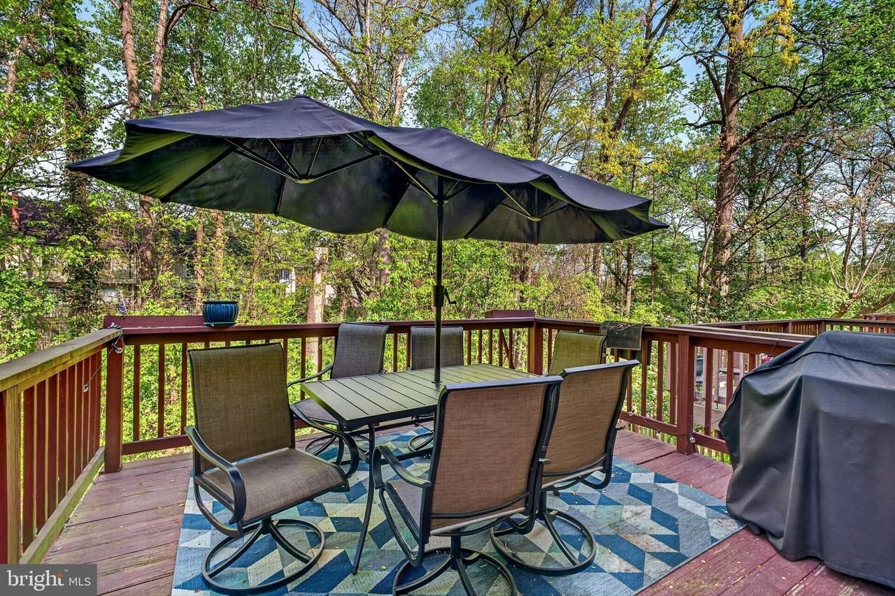 14230 Oxford Dr - Photo 2 of 33