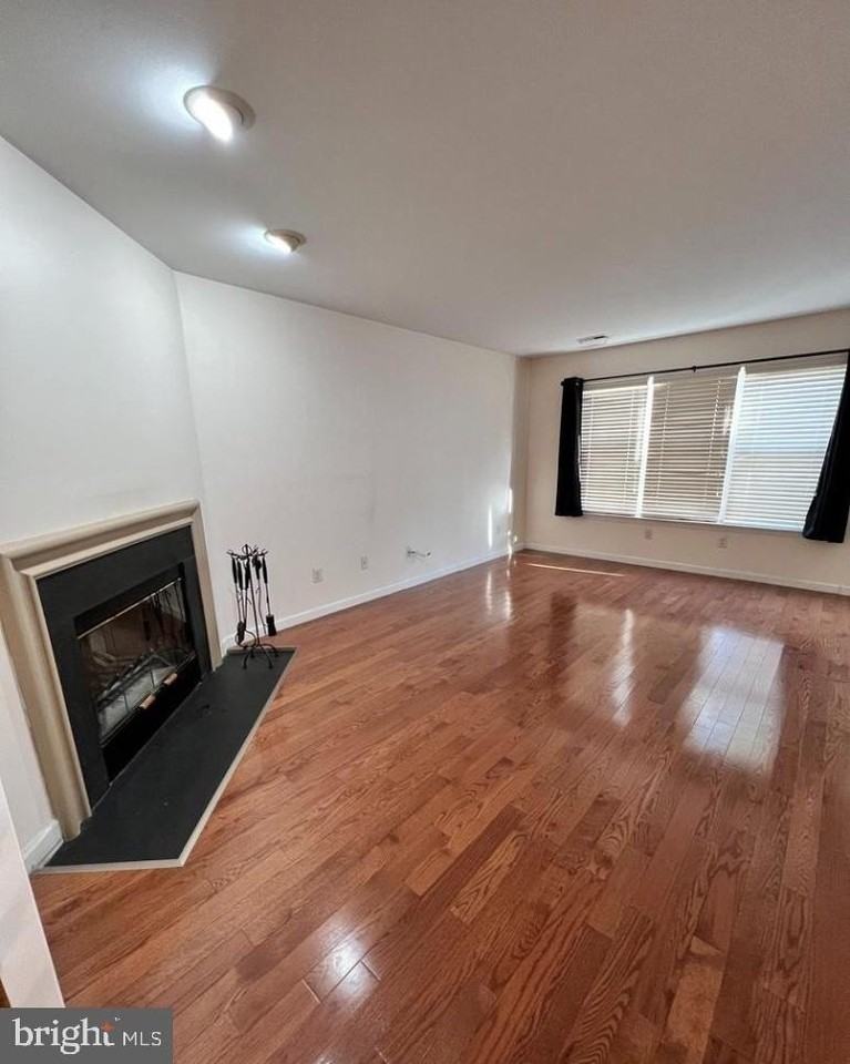 3303 Sterling Rd - Photo 2 of 16