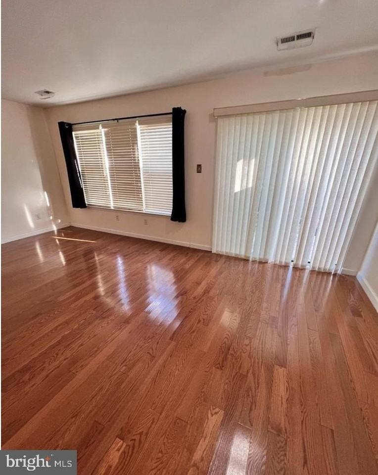 3303 Sterling Rd - Photo 3 of 16