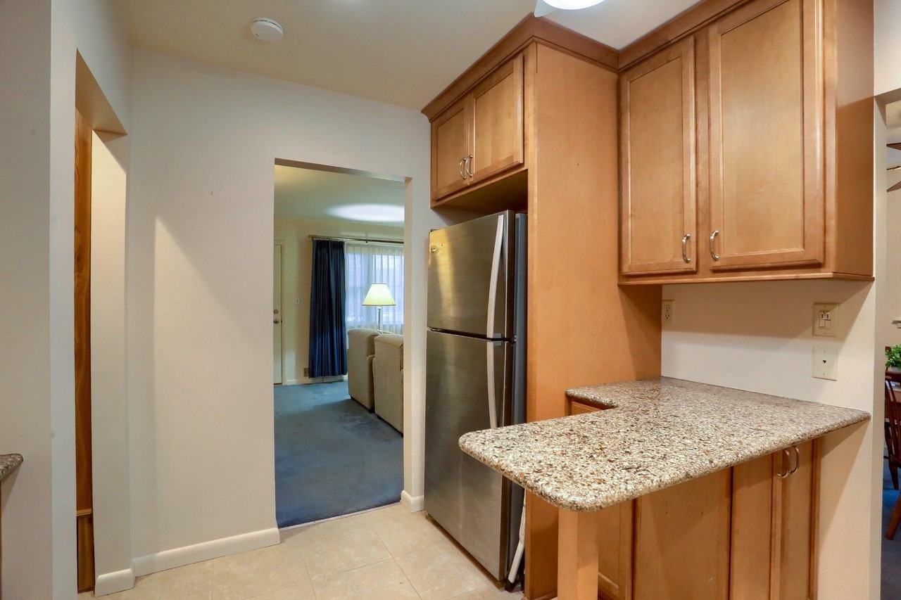 113 E Woodland Dr - Photo 5 of 23