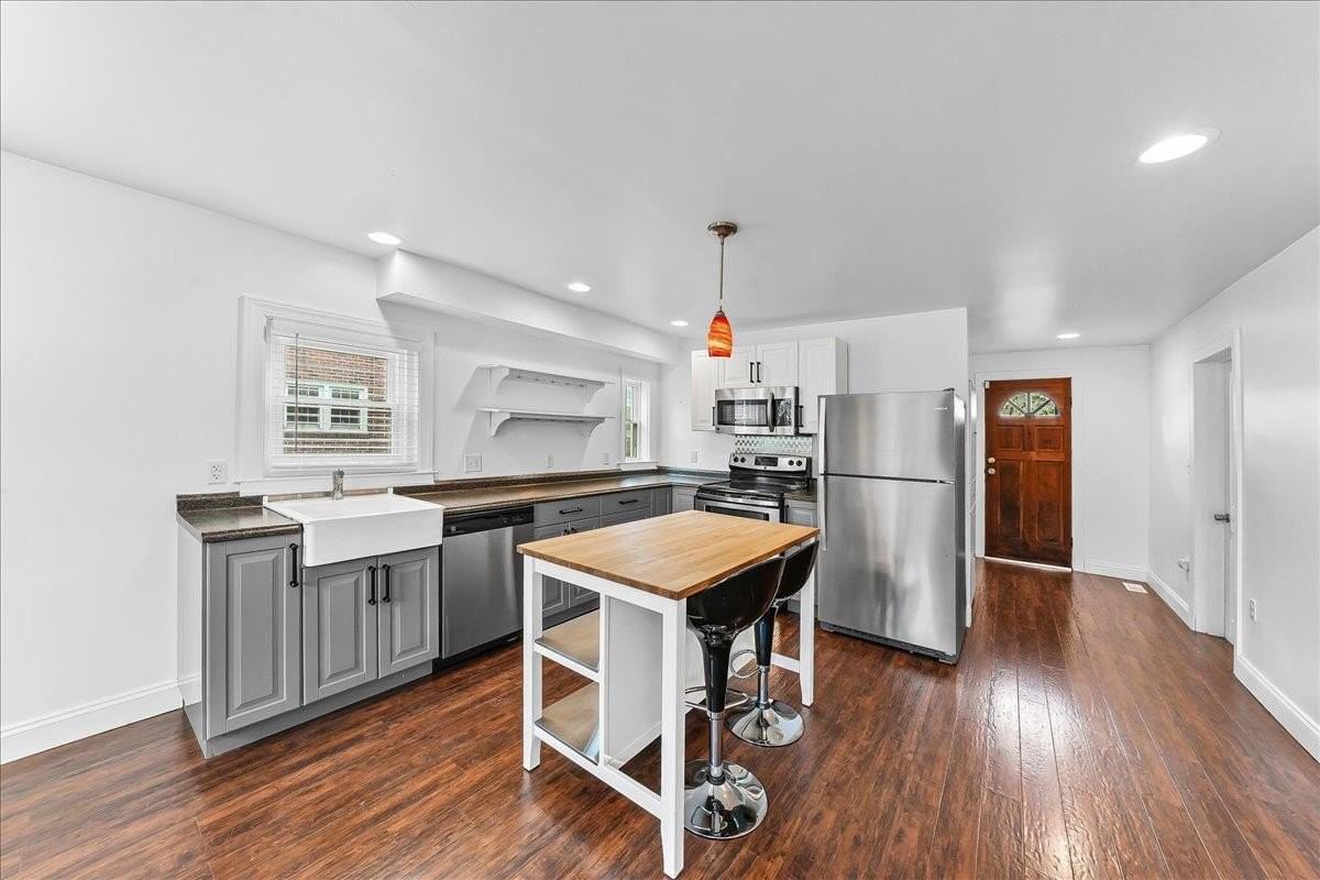 106 S Walnut St - Photo 2 of 22