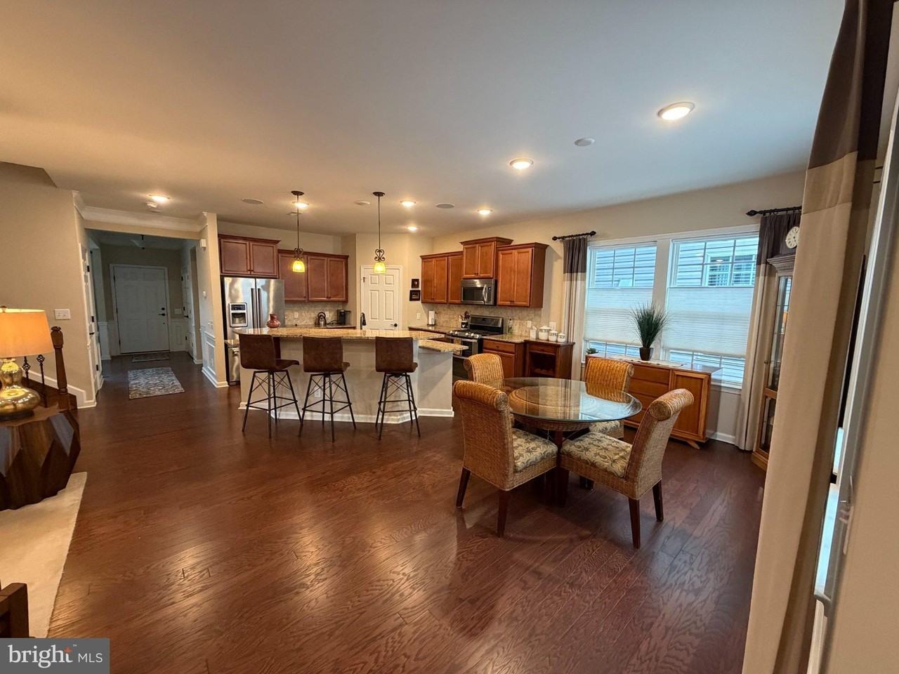 528 Kerry Ct - Photo 3 of 15