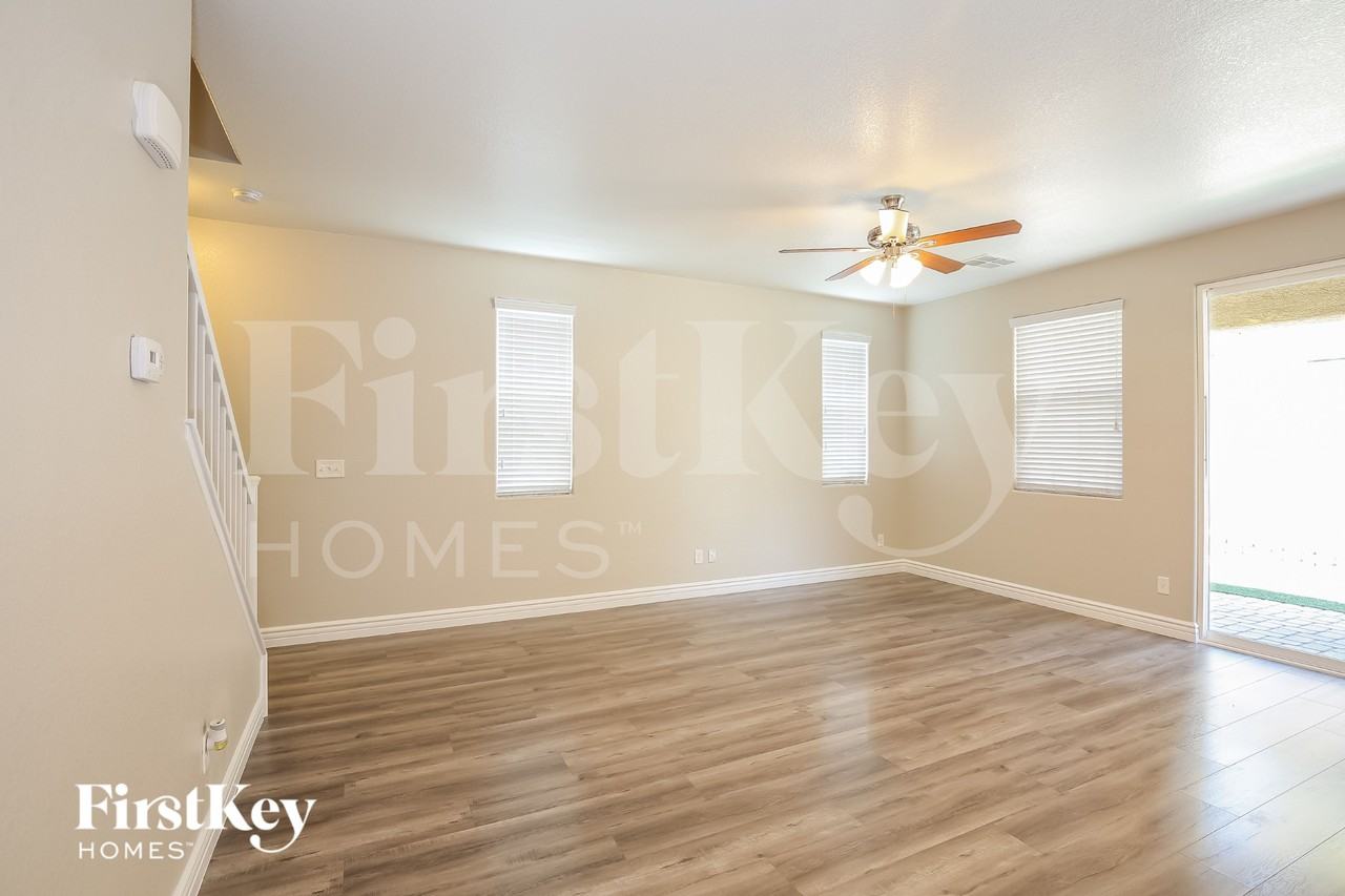 5605 Balsam St - Photo 5 of 16