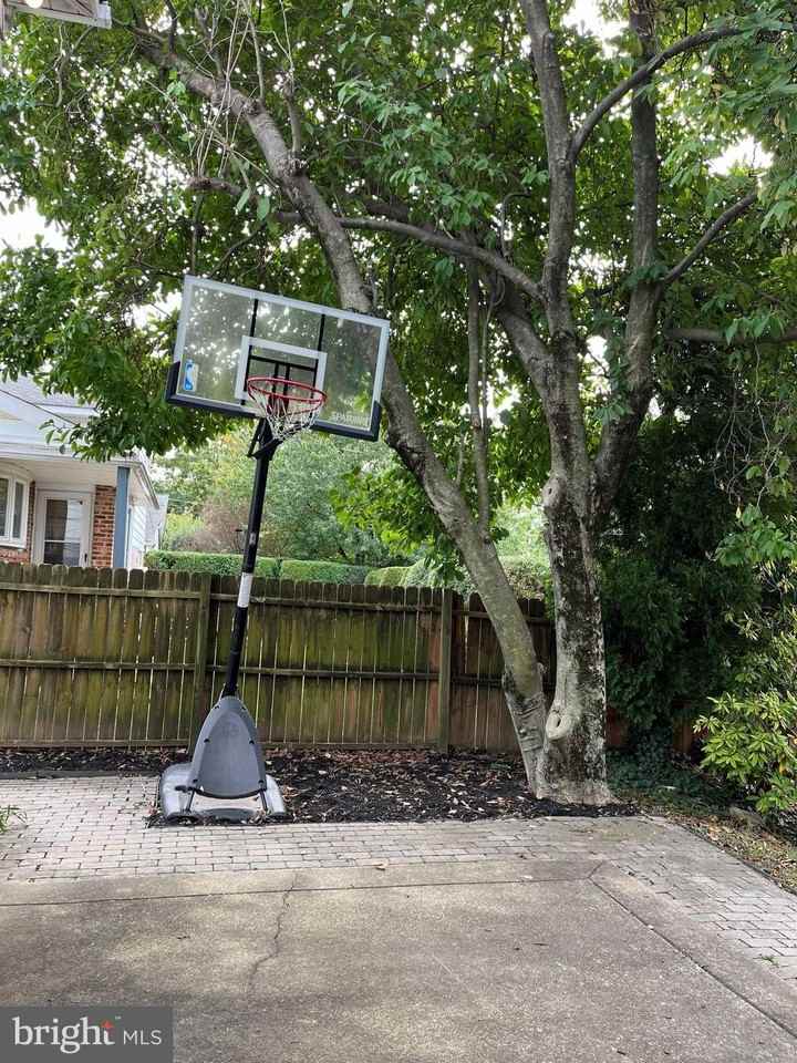 161 N Highland Cir - Photo 3 of 24