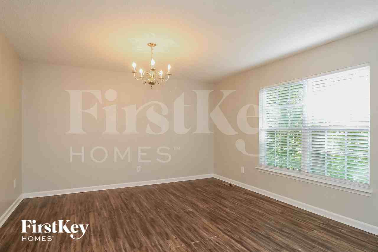 944 Highland Glen Rd - Photo 5 of 14