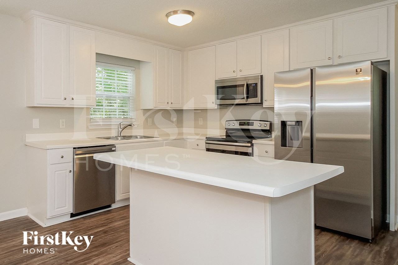 944 Highland Glen Rd - Photo 6 of 14