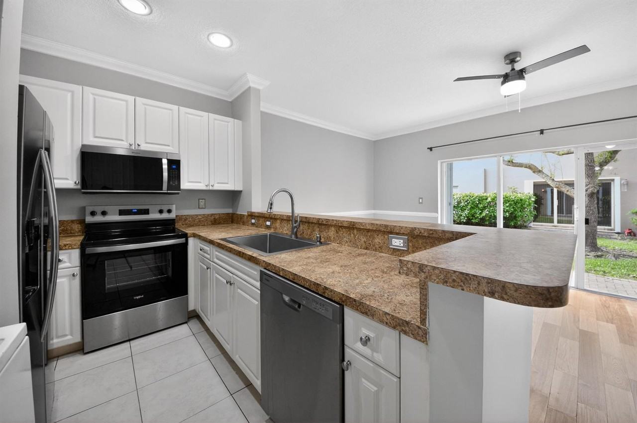 3128 Coral Ridge Dr #1 - Photo 3 of 8