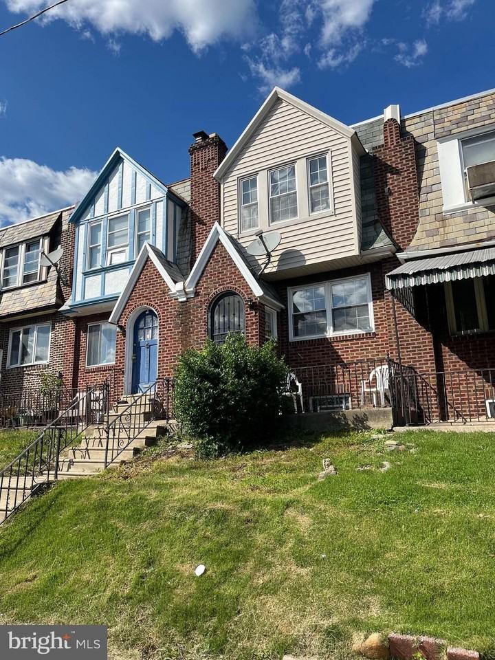 1323 Gilham St - Photo 2 of 35