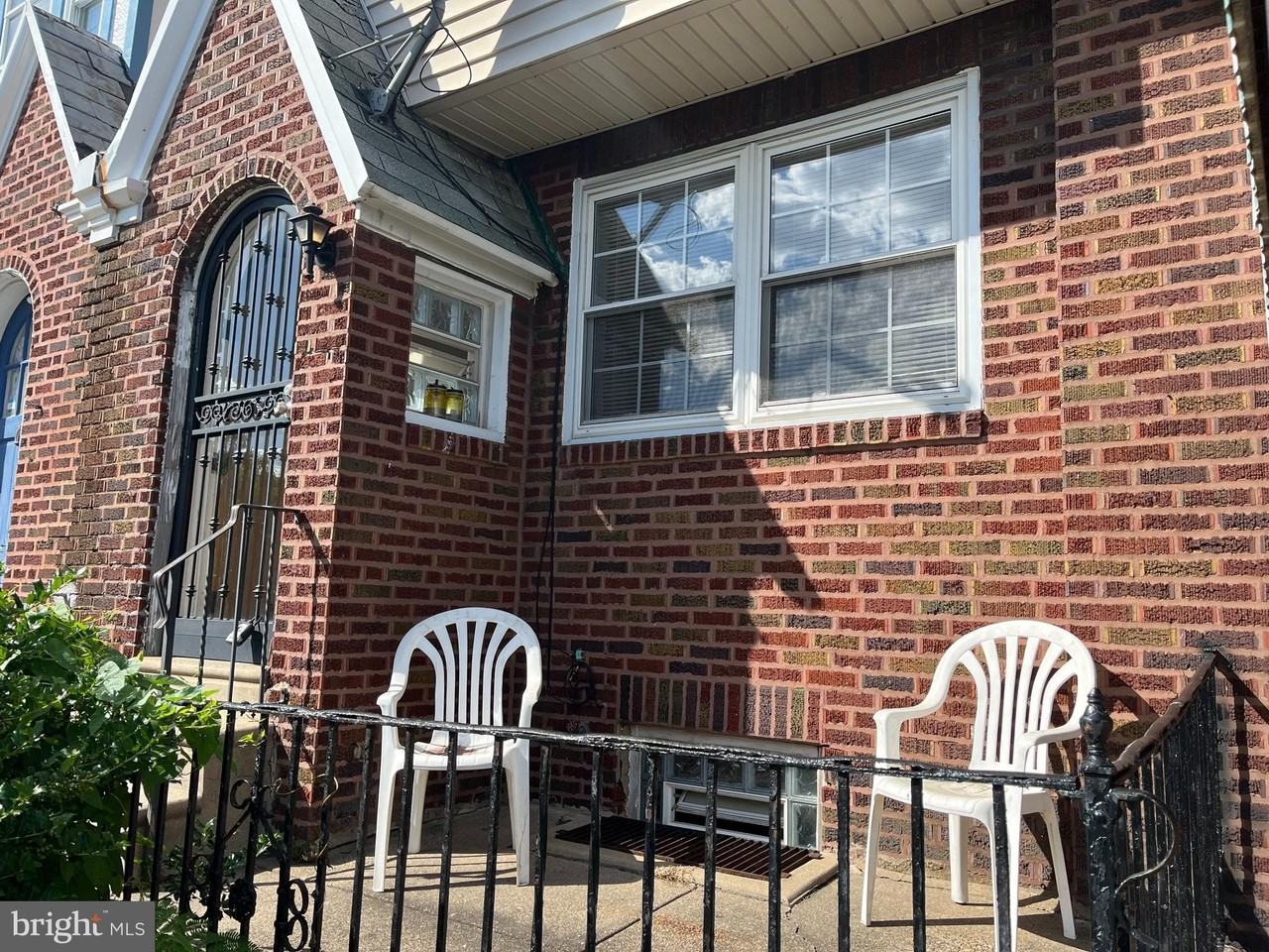 1323 Gilham St - Photo 3 of 35