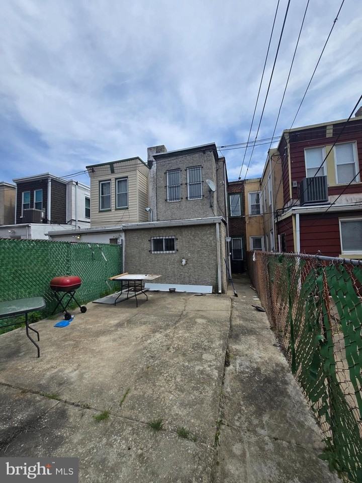 3412 N 16th St - Photo 4 of 13