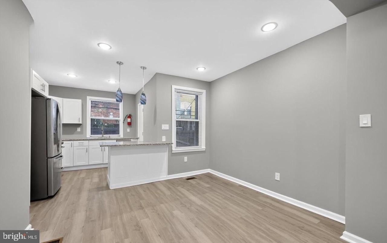 1333 S Newkirk St - Photo 4 of 15