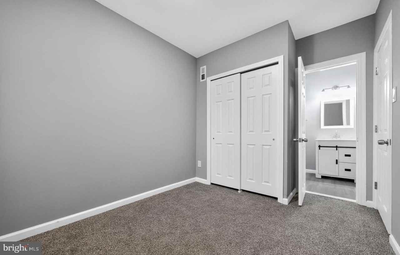 1333 S Newkirk St - Photo 7 of 15