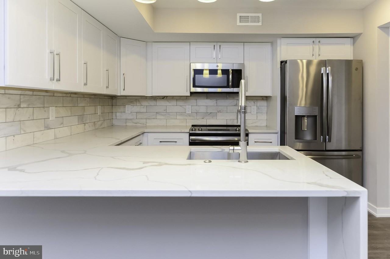 726 N 19th St #06 - Photo 3 of 20